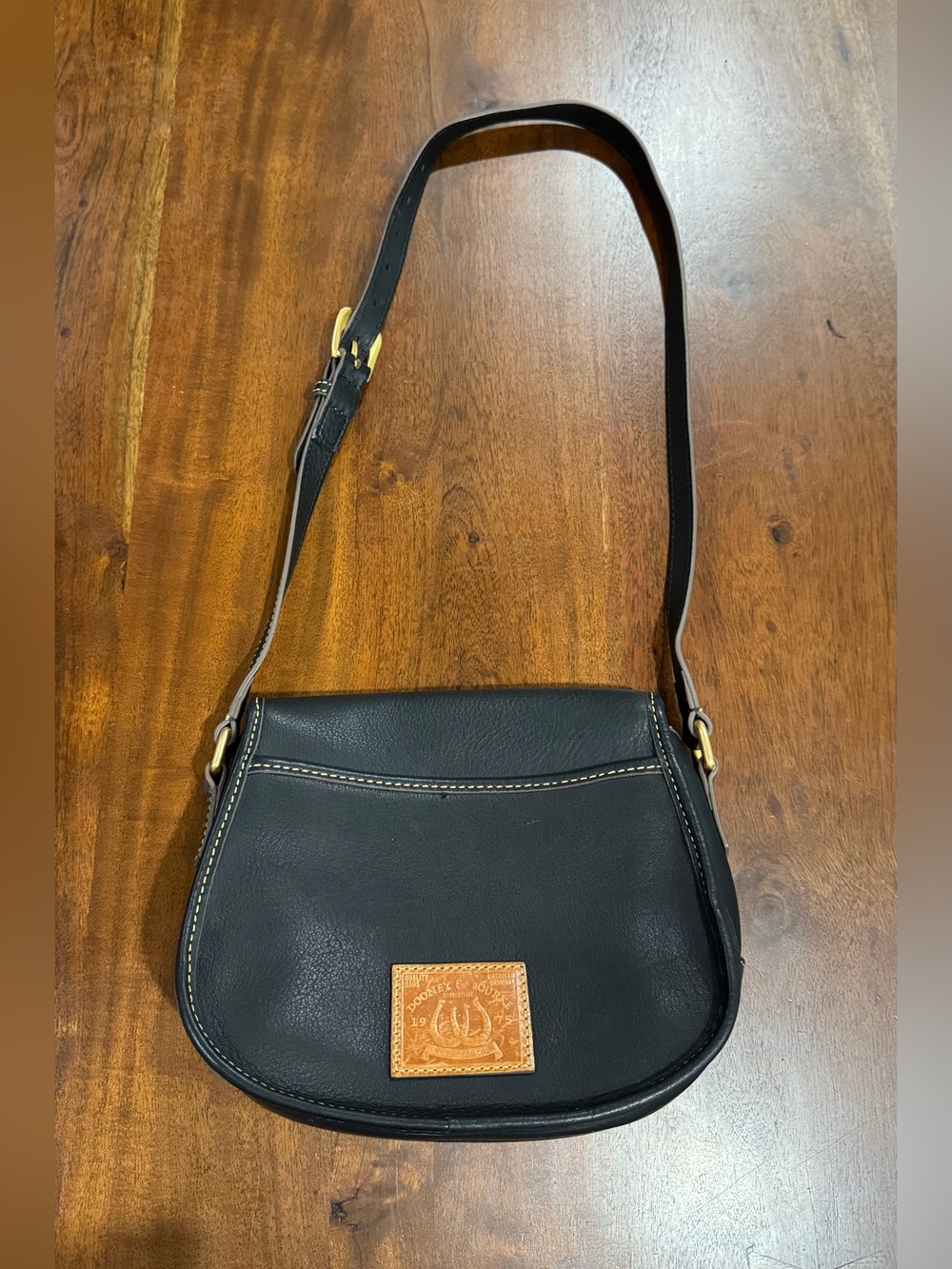 Dooney & Bourke Western Horseshoe Saddle Bag Black - Picture 2 of 9
